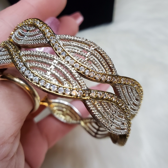 Gorgeous cz set 2 bangles - Picture 3 of 7